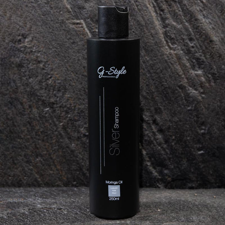 G-Style Professional Silver Shampoo met as-pigmenten, Bondplex en Moringa olie voor het onderhouden van een koele blonde kleur.